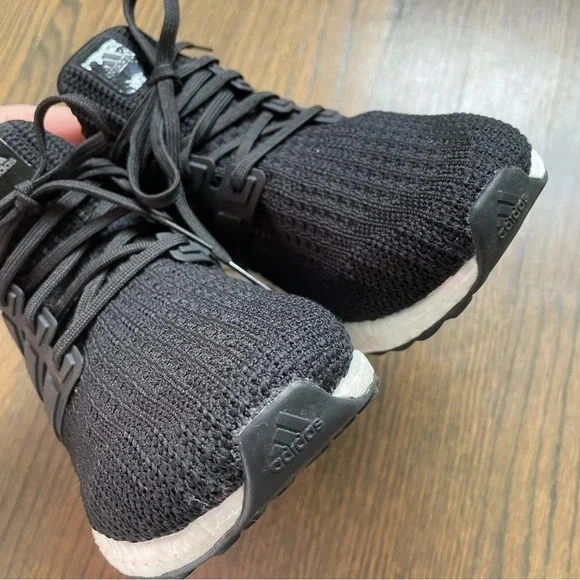 ADIDAS Ultra Boost DNA 4.0 in Core Black/Cloud White Men’s size 7